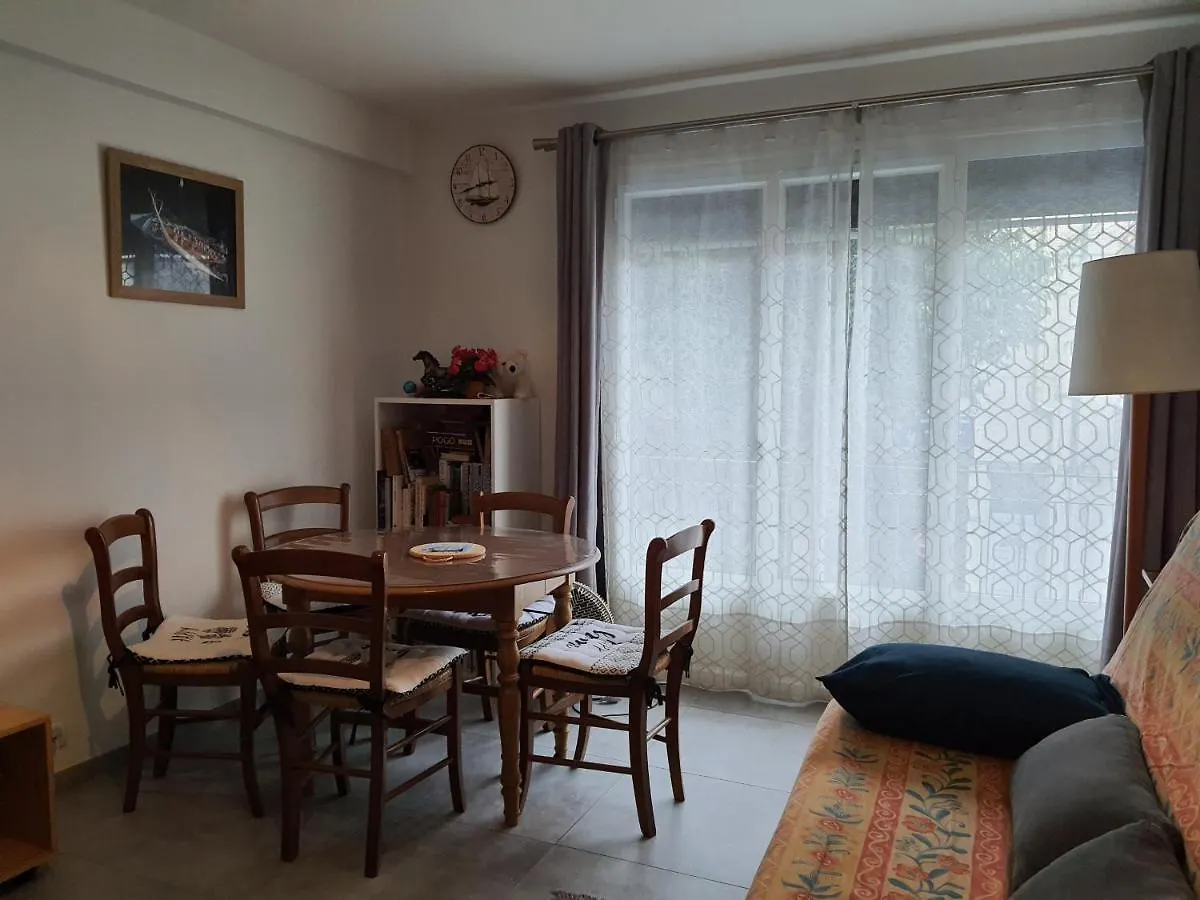 Apartment Port Vauban Appartement F3 Refait A Neuf Antibes