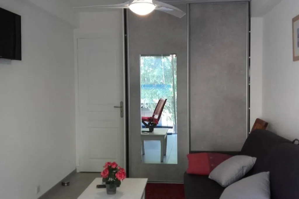 Port Vauban appartement F3 refait à neuf Antibes France