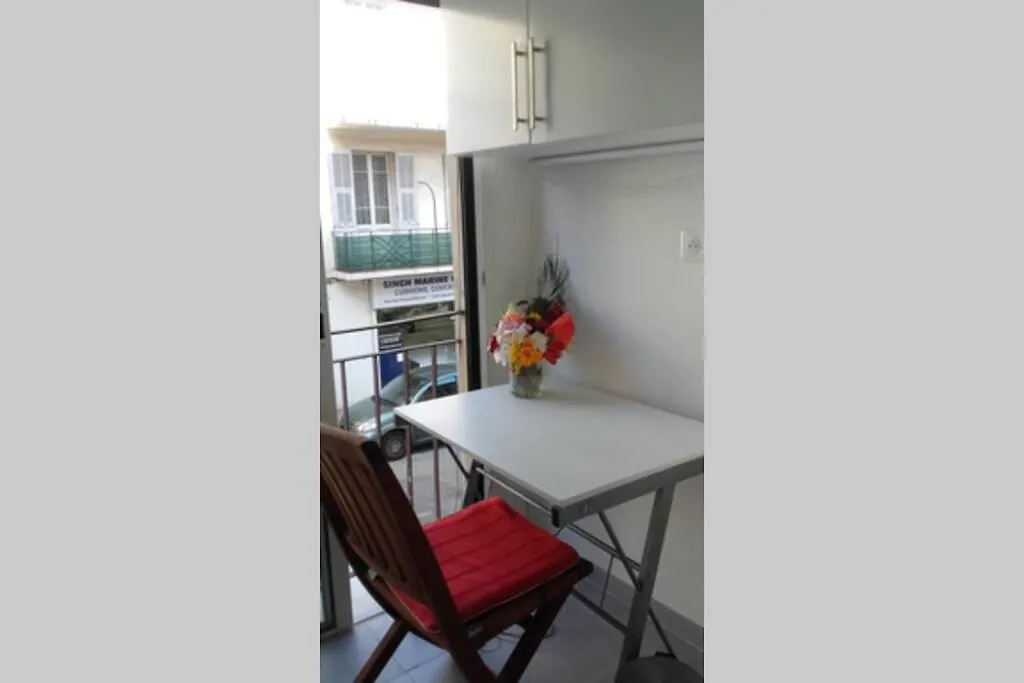 Port Vauban appartement F3 refait à neuf Antibes France