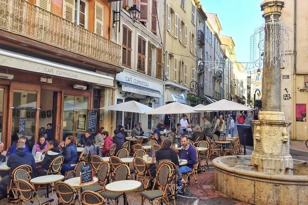 Port Vauban appartement F3 refait à neuf Antibes