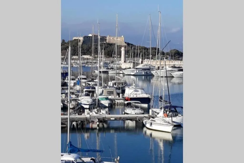Port Vauban appartement F3 refait à neuf Antibes