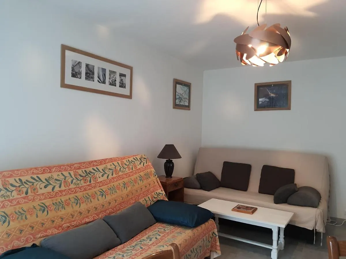Port Vauban appartement F3 refait à neuf Antibes France